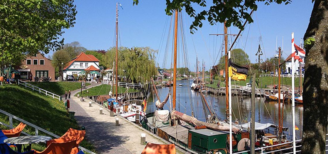 Kunsthandwerker- und Bauernmarkt im Hafen von Carolinensiel